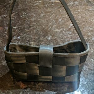 Harvey's original seatbelt bag